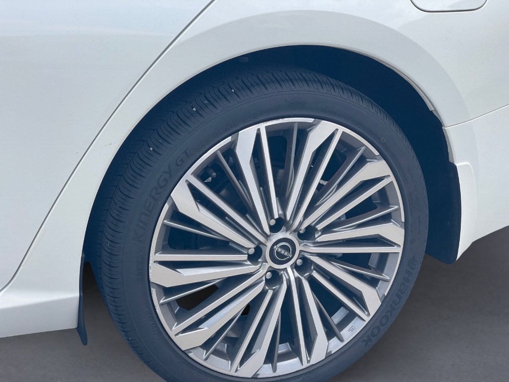 Used 2023 Pearl White Tricoat Nissan 2.5 SL image 25