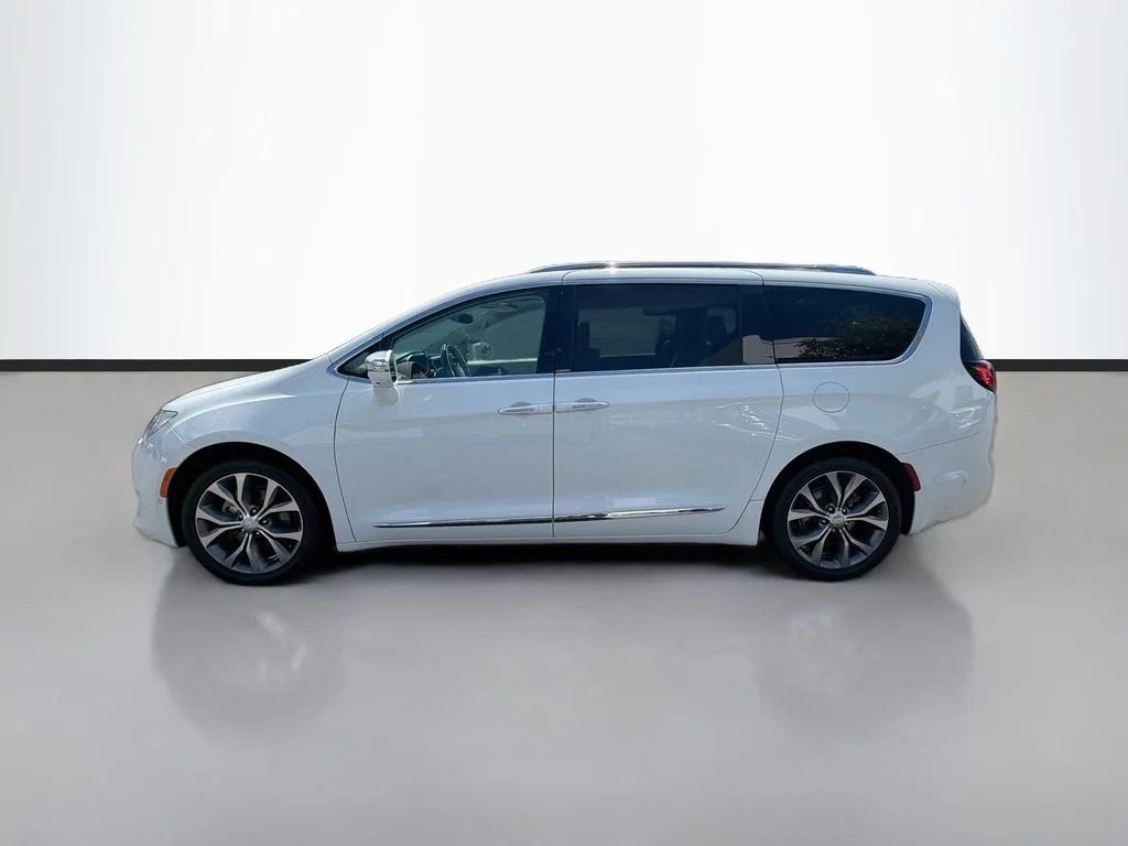 Used 2018 White Chrysler Limited image 8