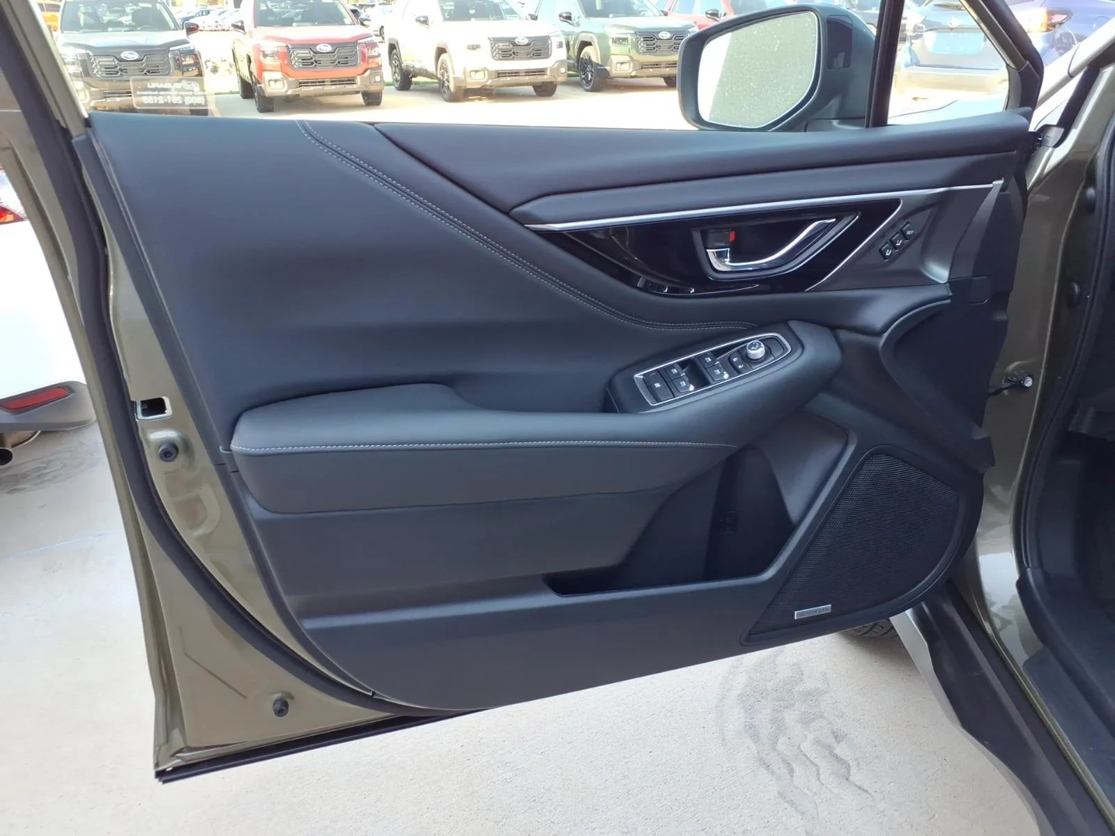 Used 2025 GREEN Subaru Limited image 20