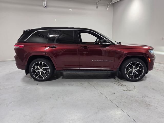 Used 2023 Red Jeep Summit Reserve image 15