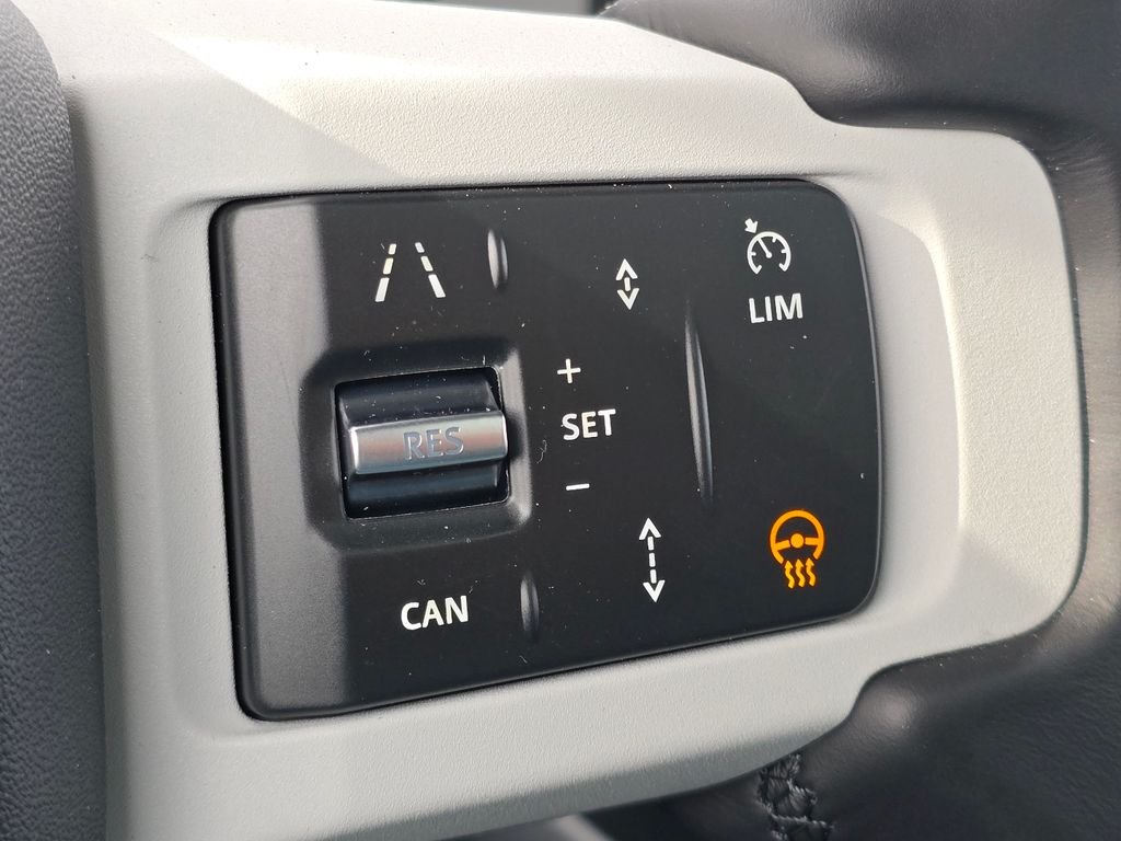 2026 Land Rover Defender X-Dynamic SE - Photo 18