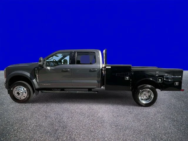 Used 2023 Gray Metallic Ford Lariat image 6