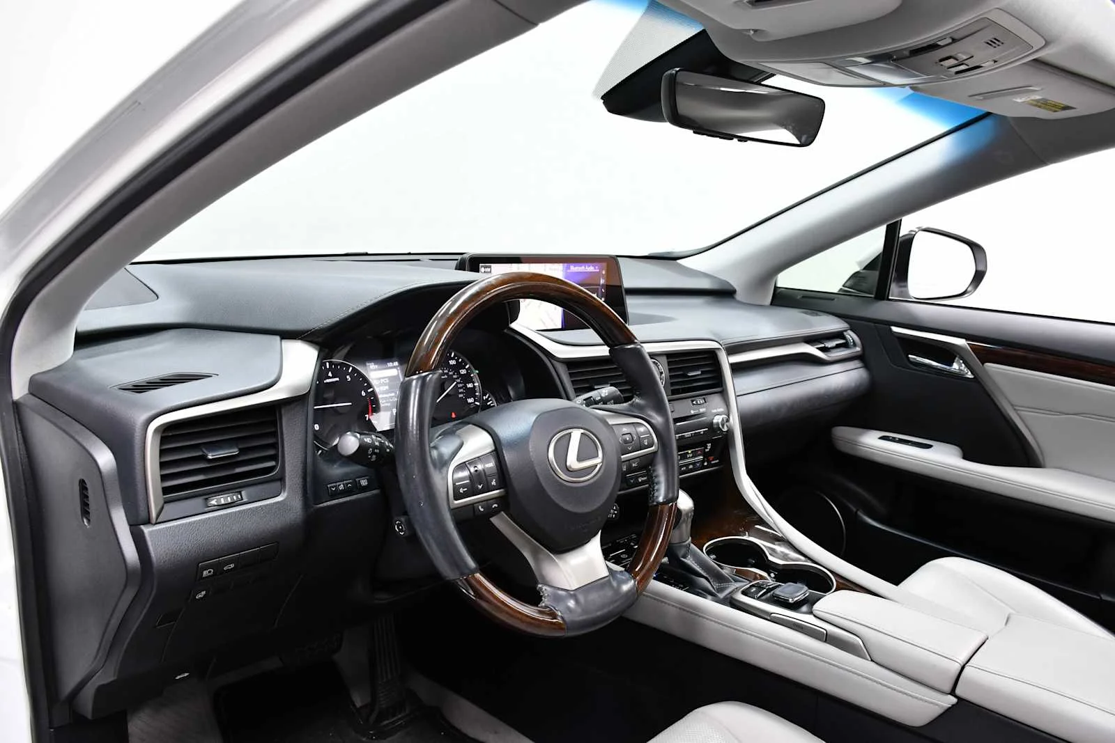 Used 2017 Eminent White Pearl Lexus  image 17