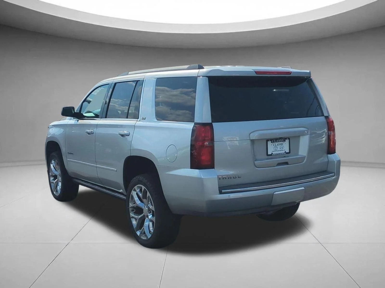 Used 2016 Silver Ice Metallic Chevrolet LTZ image 3