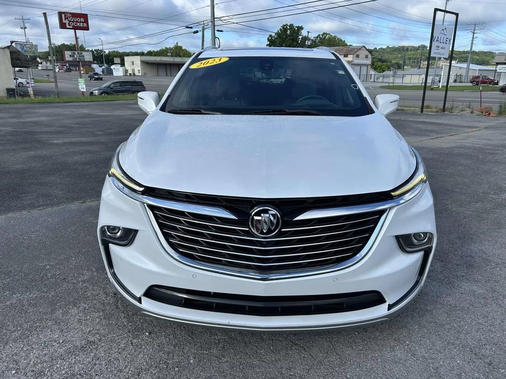 Used 2023 White Frost Tricoat Buick Premium image 9