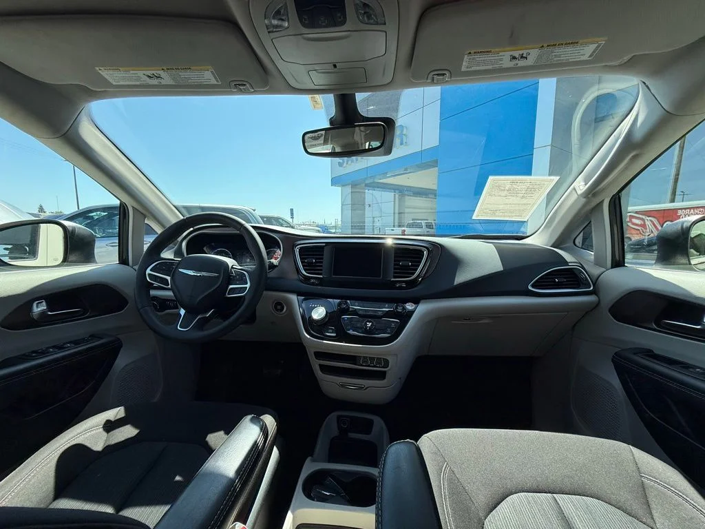 Used 2023 Black Chrysler LX image 18