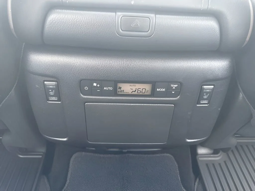 Used 2023 Maroon Nissan Platinum image 16