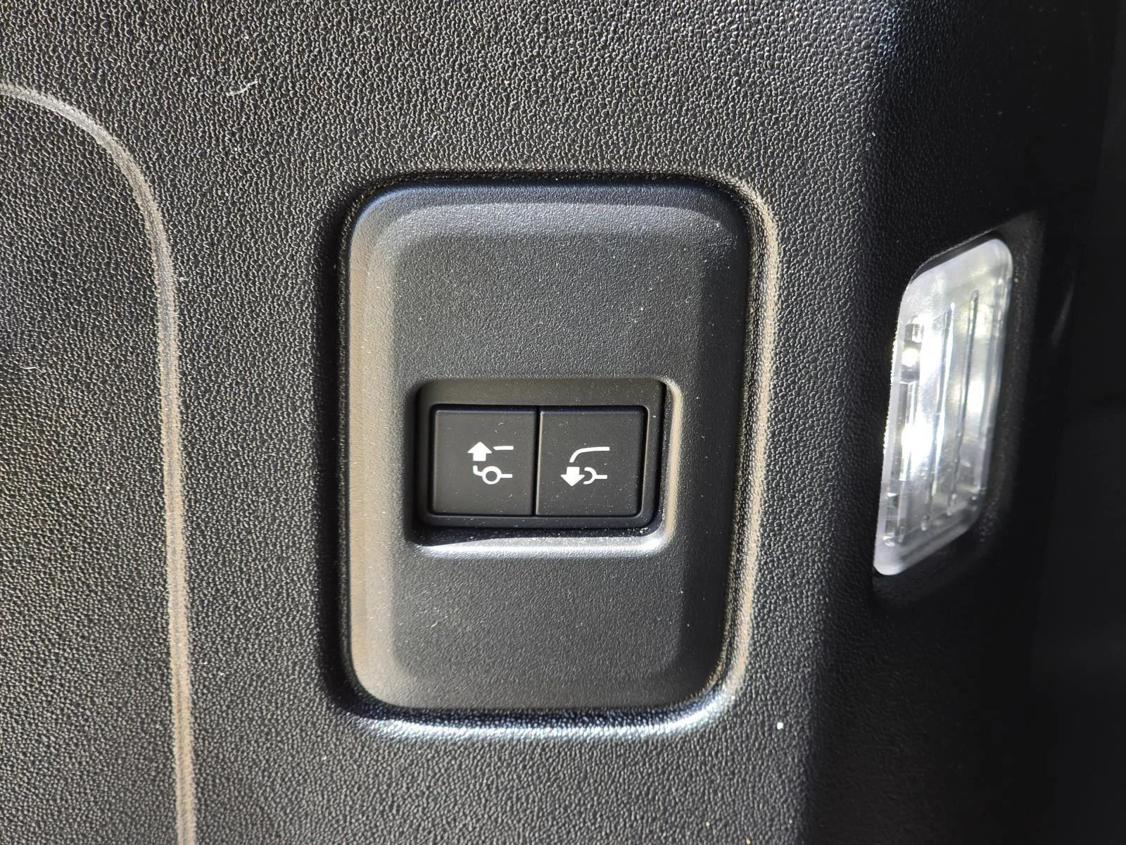 Certified Used 2024 Fuji White Land Rover SE image 30