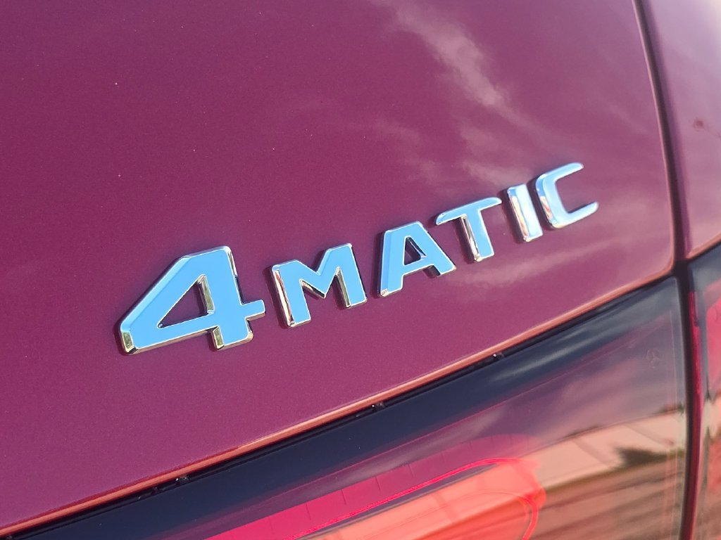 New 2026 MANUFAKTUR Patagonia Red Metallic Mercedes-Benz GLC 300 image 42