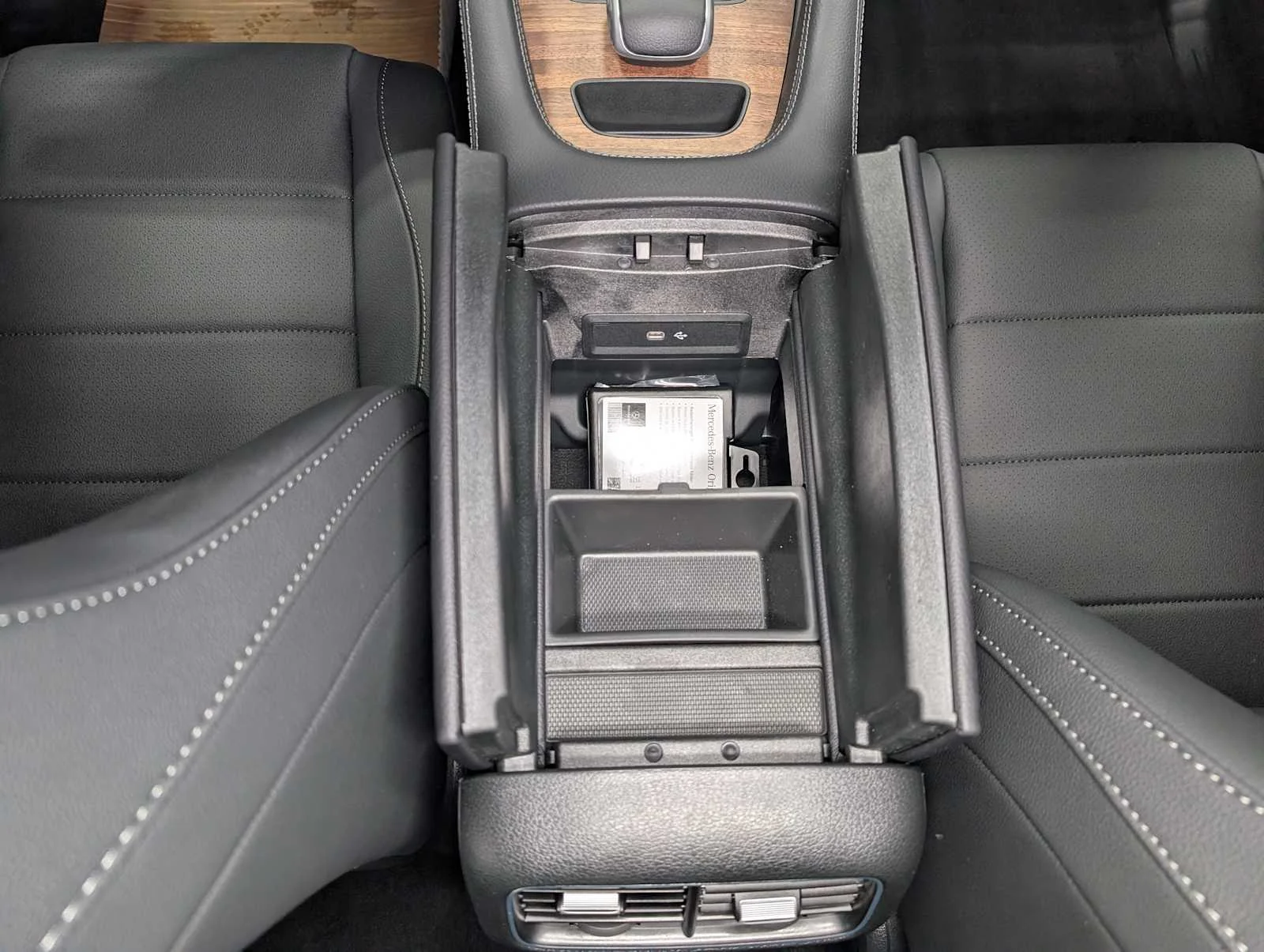Used 2026 Obsidian Black Metallic Mercedes-Benz GLE 350 image 16