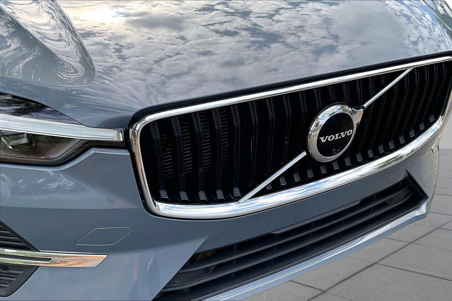 Used 2022 Thunder Grey Metallic Volvo Momentum image 30