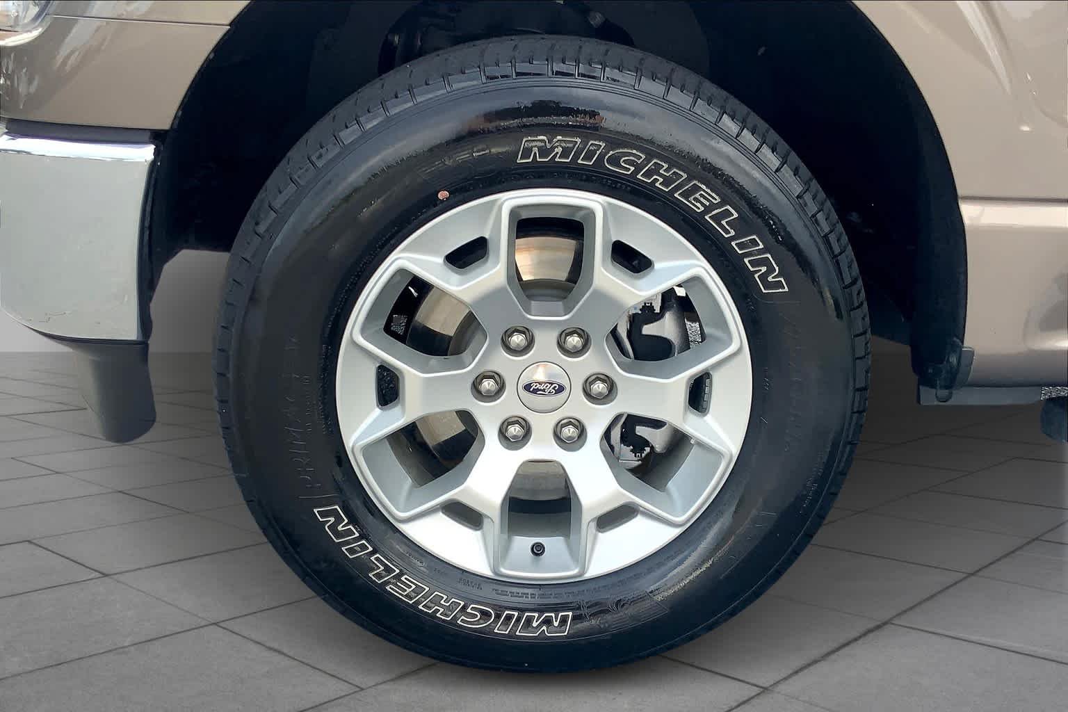Used 2021 Stone Gray Metallic Ford XLT image 11