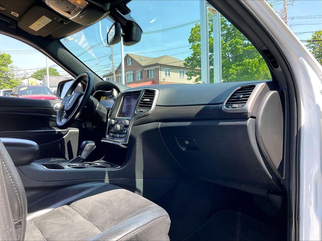 Used 2018 White Jeep Altitude image 14