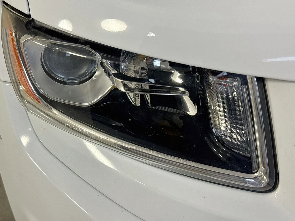 Used 2014 Bright White Clearcoat Jeep Limited image 38