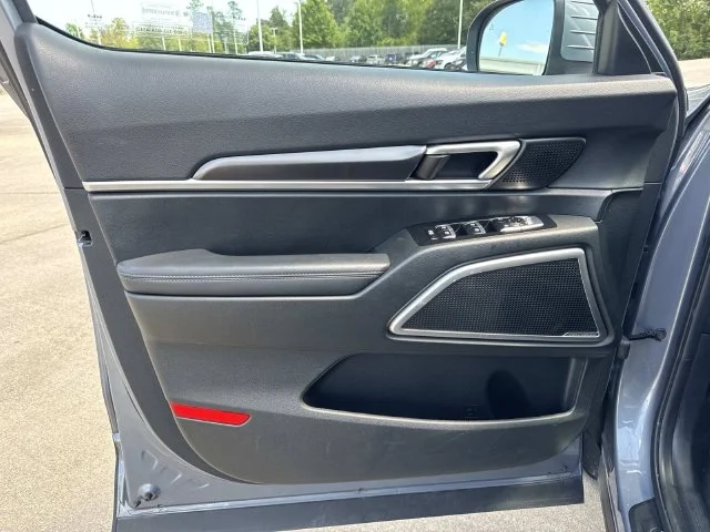 Used 2025 Silver Kia S image 43