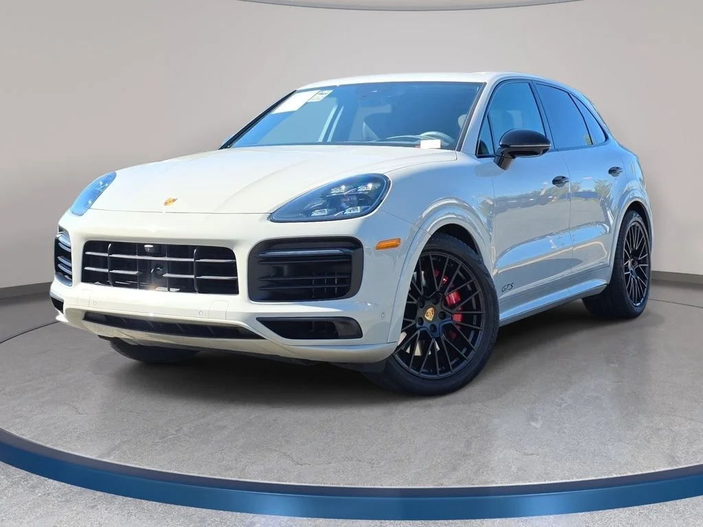 2023 Porsche Cayenne GTS's photo