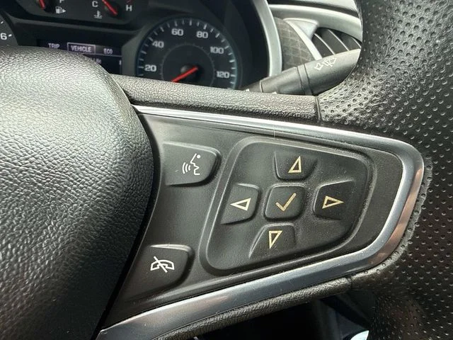 Used 2022 Silver Chevrolet LT image 19
