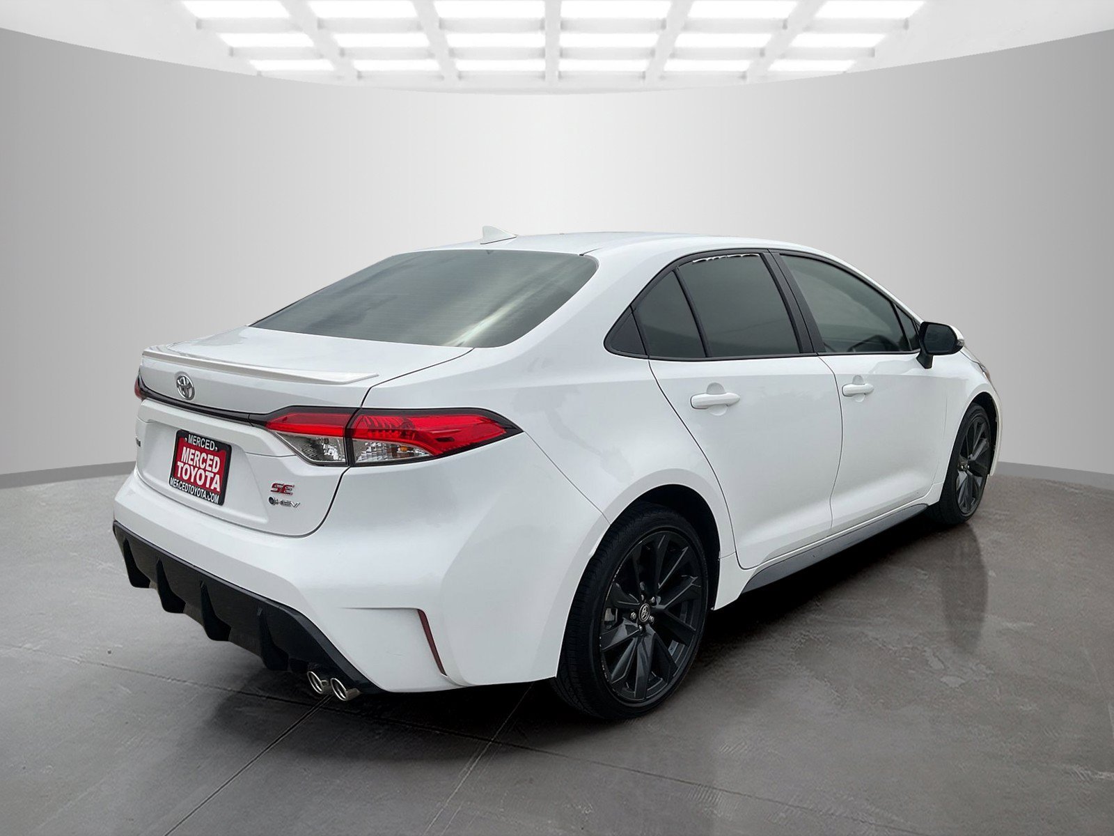Certified Used 2026 Ice Toyota Hybrid SE image 5