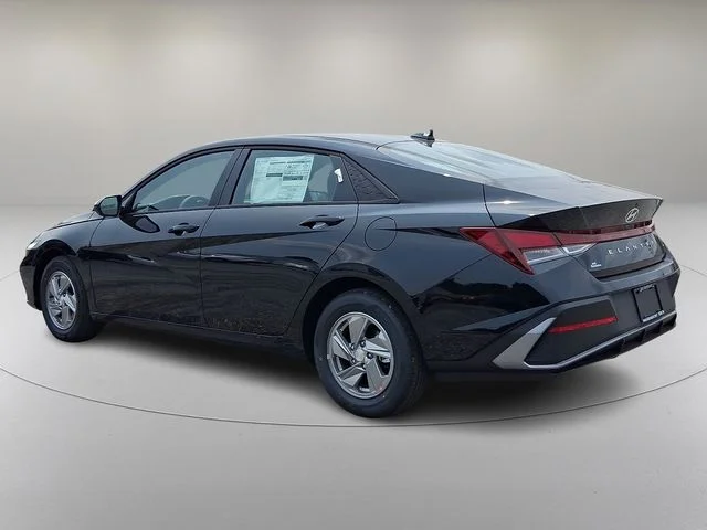 New 2026 Black Hyundai SE image 5
