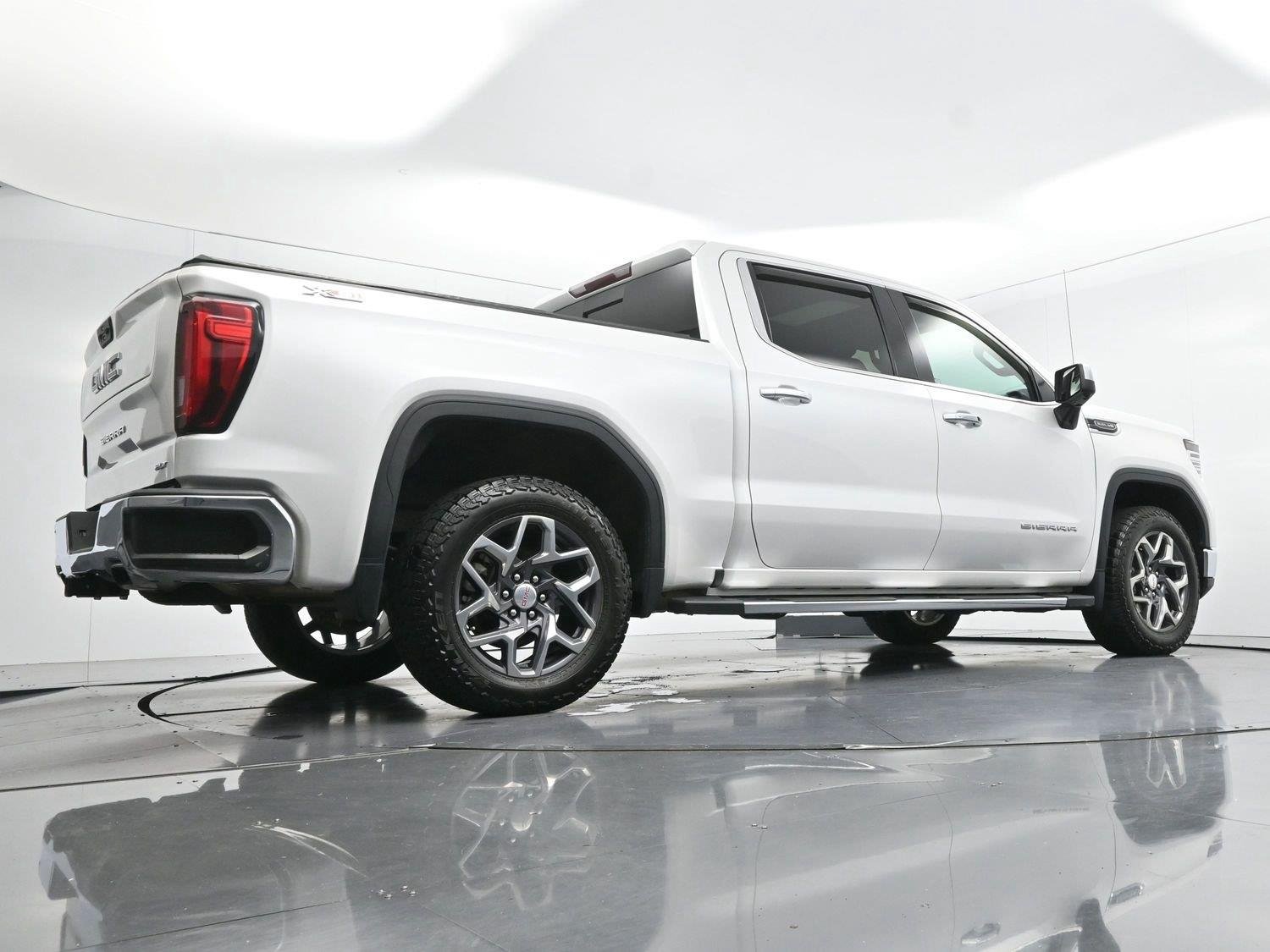 Used 2023 White Frost Tricoat GMC SLT image 51
