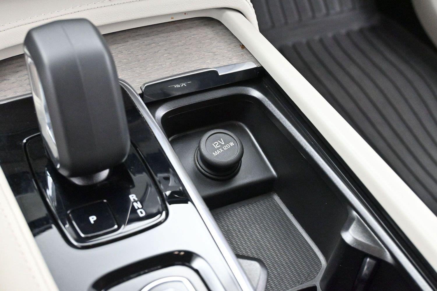 Used 2023 Denim Blue Metallic Volvo Plus image 23