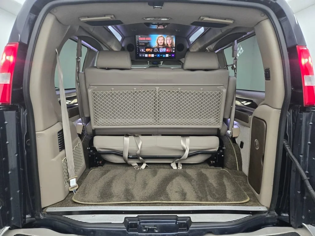 Used 2023 Special Exterior Color GMC Work Van image 6