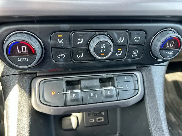 Used 2023 Silver GMC AT4 image 23