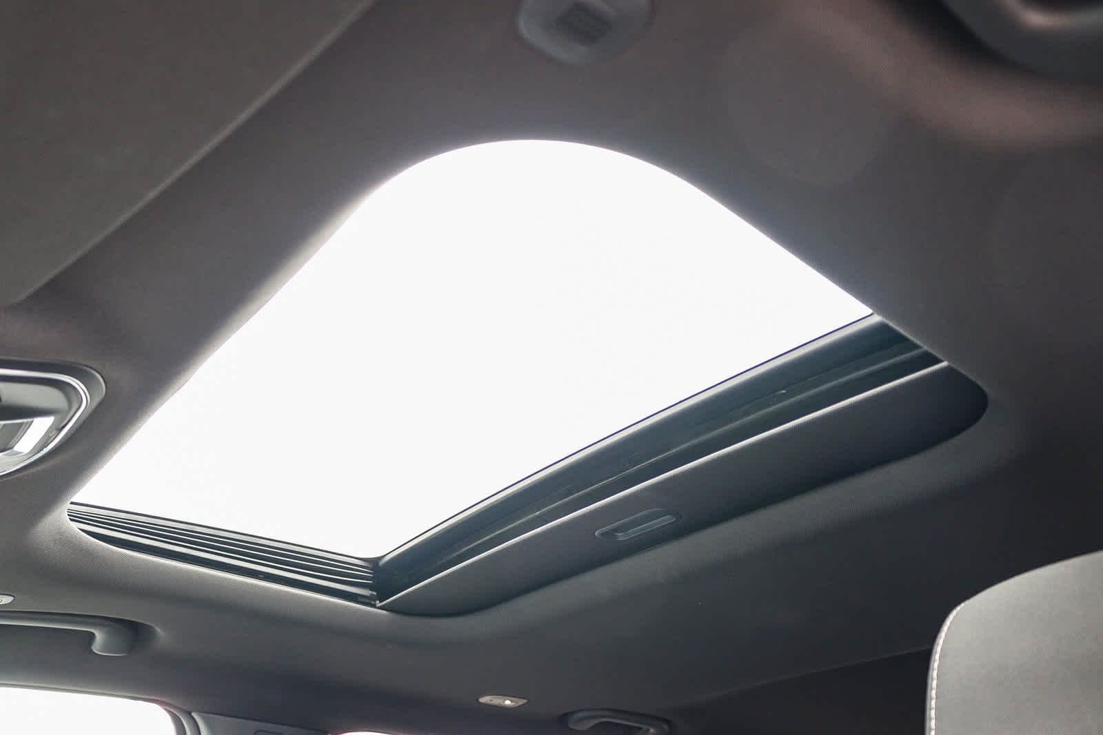 Used 2025 Baltic Gray Metallic Clearcoat Jeep Laredo X image 19