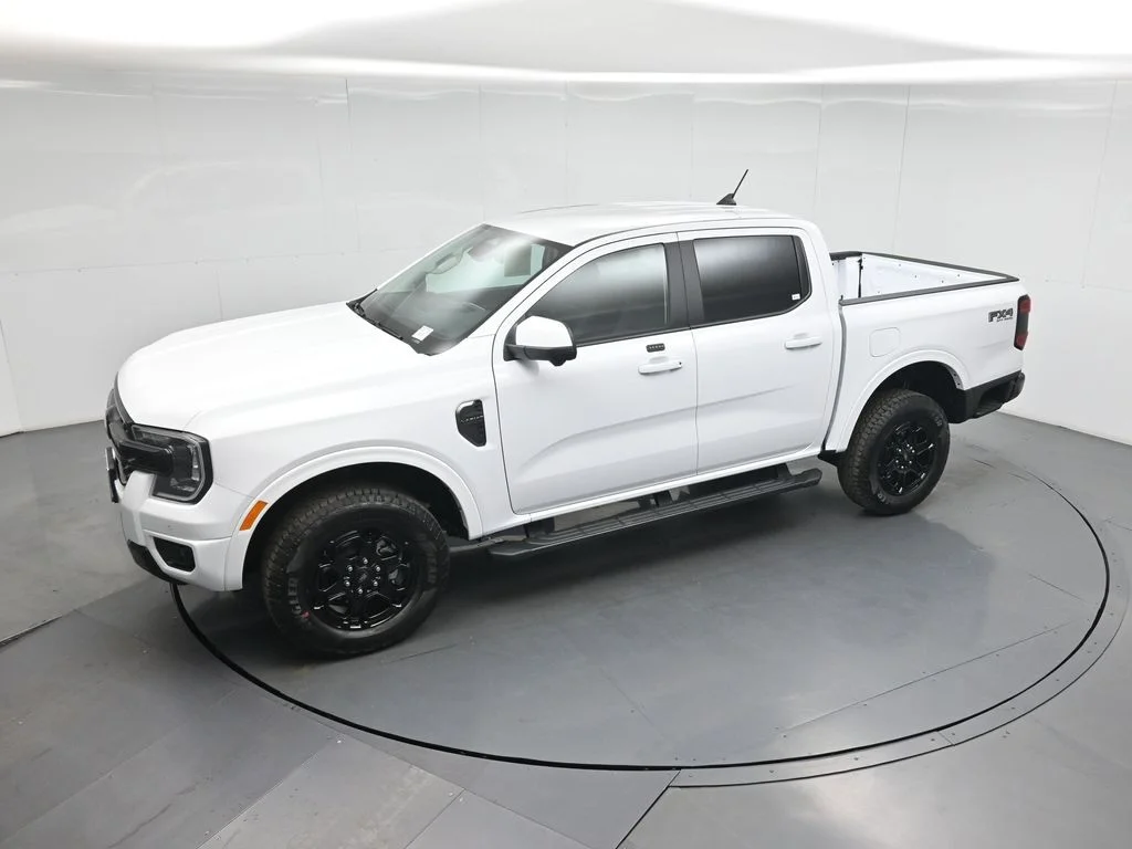 New 2026 Oxford White Ford Lariat image 41