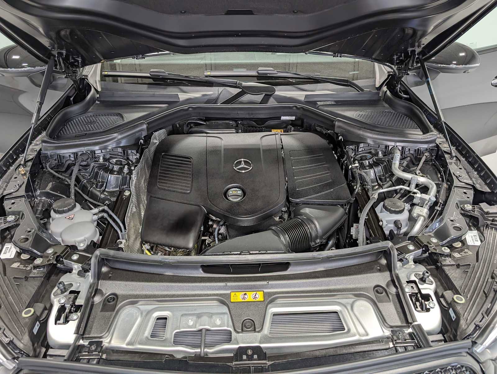 New 2026 Graphite Grey Metallic Mercedes-Benz GLC 300 image 11