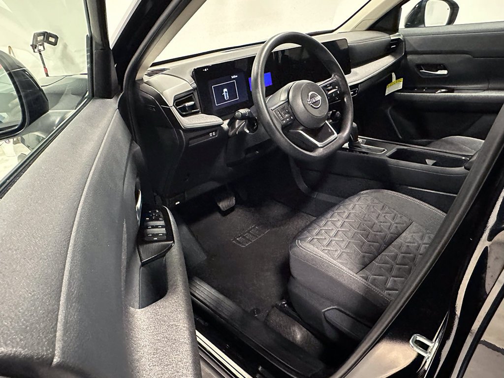Used 2026  Nissan SV image 19