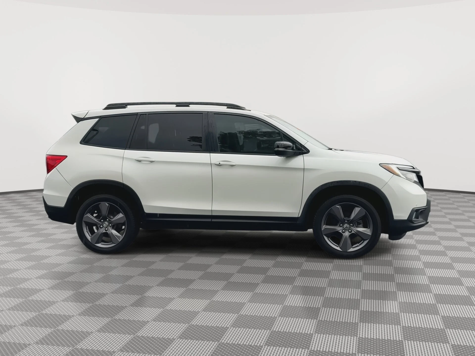 Used 2021 Platinum White Pearl Honda Touring image 9