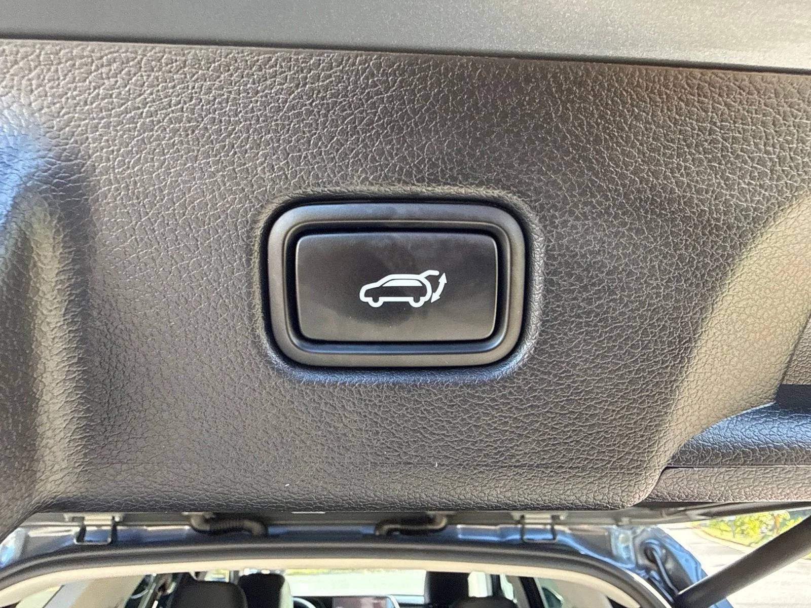 Used 2025 Gray Hyundai SEL Premium image 26