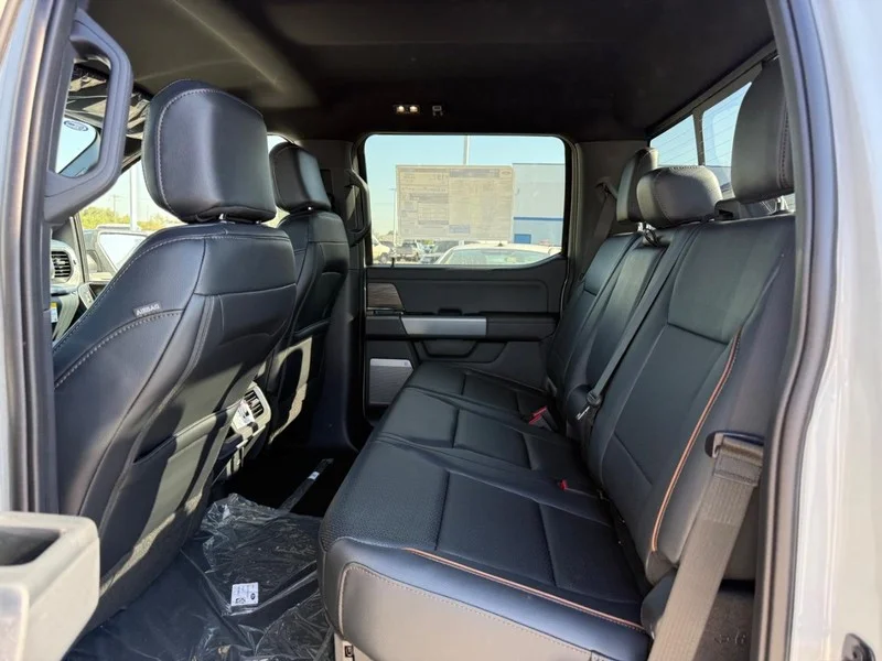 New 2026 Avalanche Ford LARIAT 4WD SuperCrew 5.5
