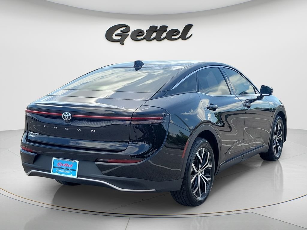 Used 2025 Black Toyota XLE image 5