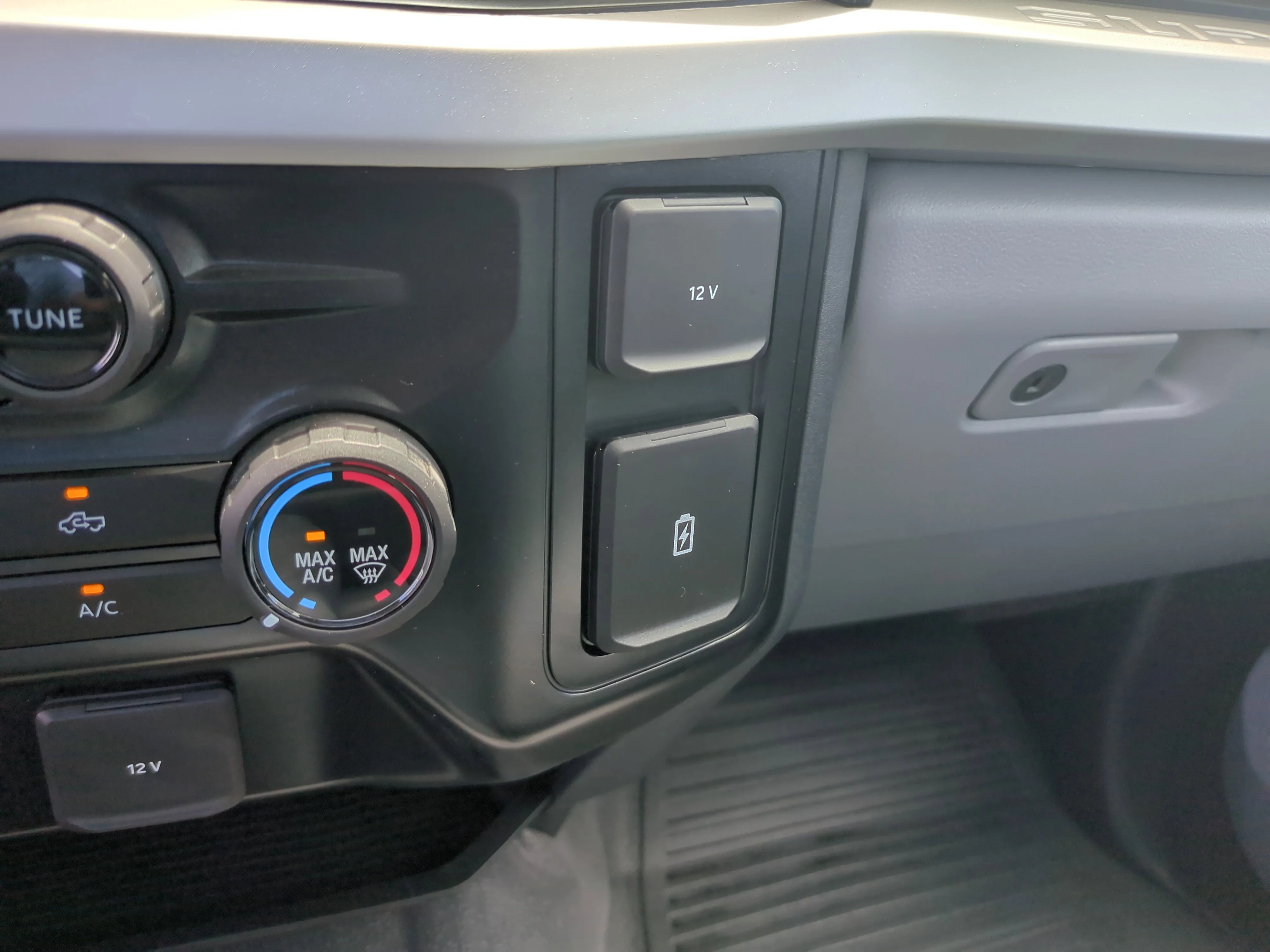 2025 Ford F-450 Super Duty Chassis Cab XL - Photo 22