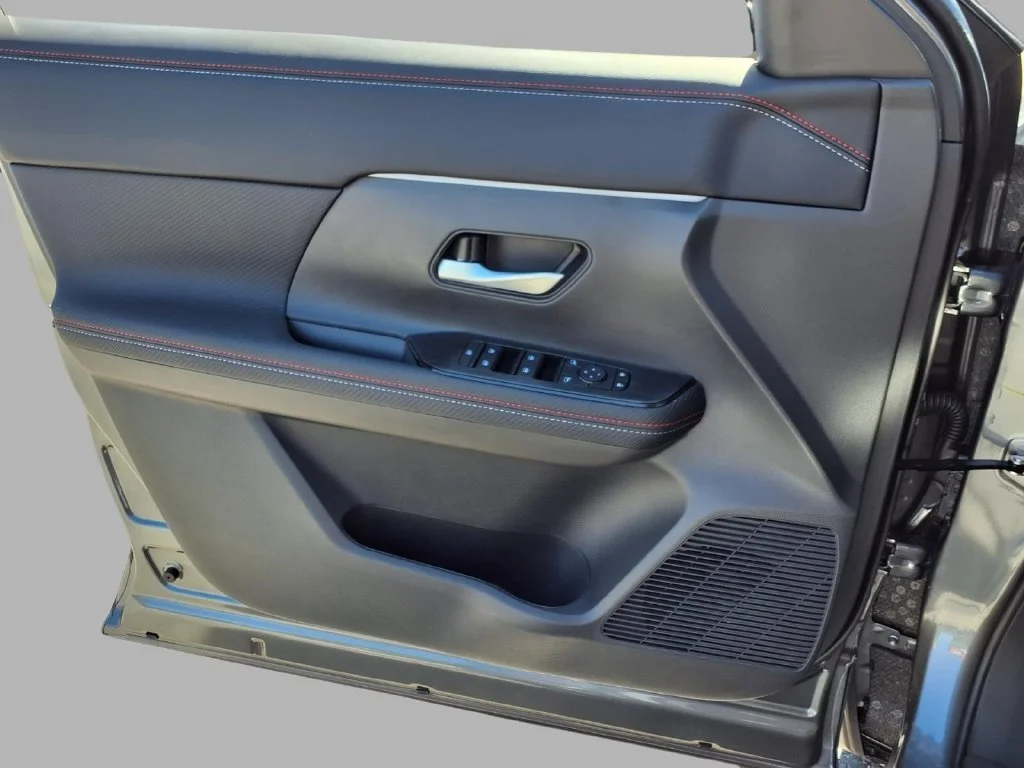 New 2027 Gray Nissan SR image 18
