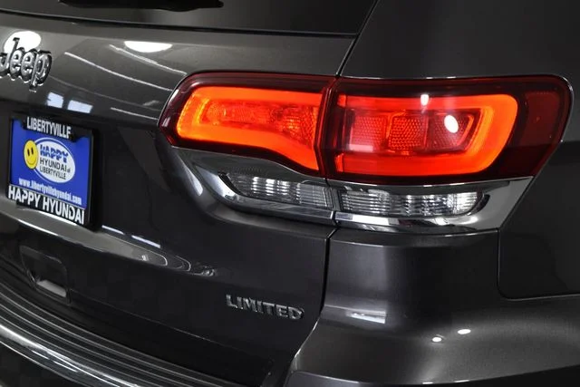 Used 2020 Gray Jeep Limited image 9
