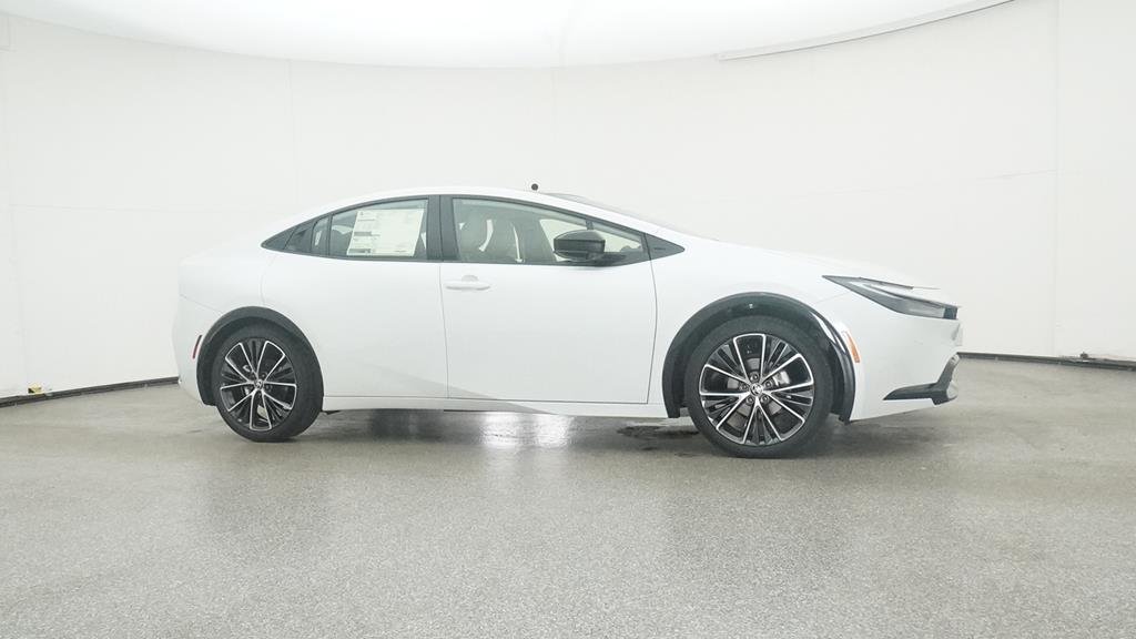 New 2025 Wind Chill Pearl Toyota XLE image 6