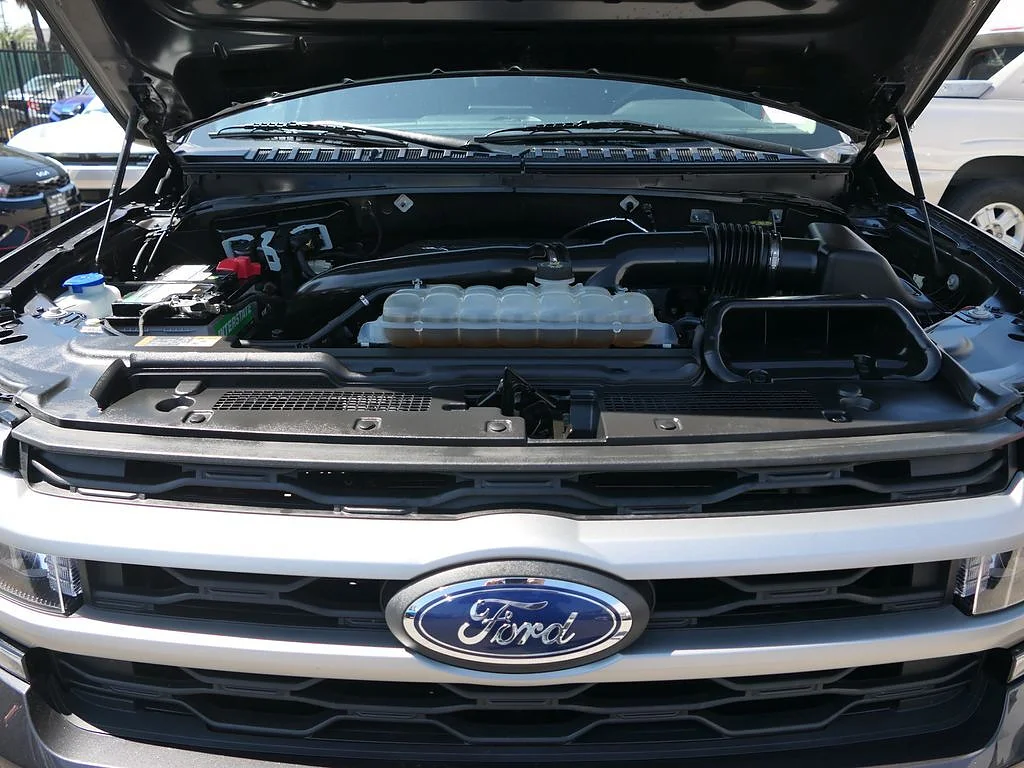 Used 2024 Dark Matter Gray Ford XLT image 27