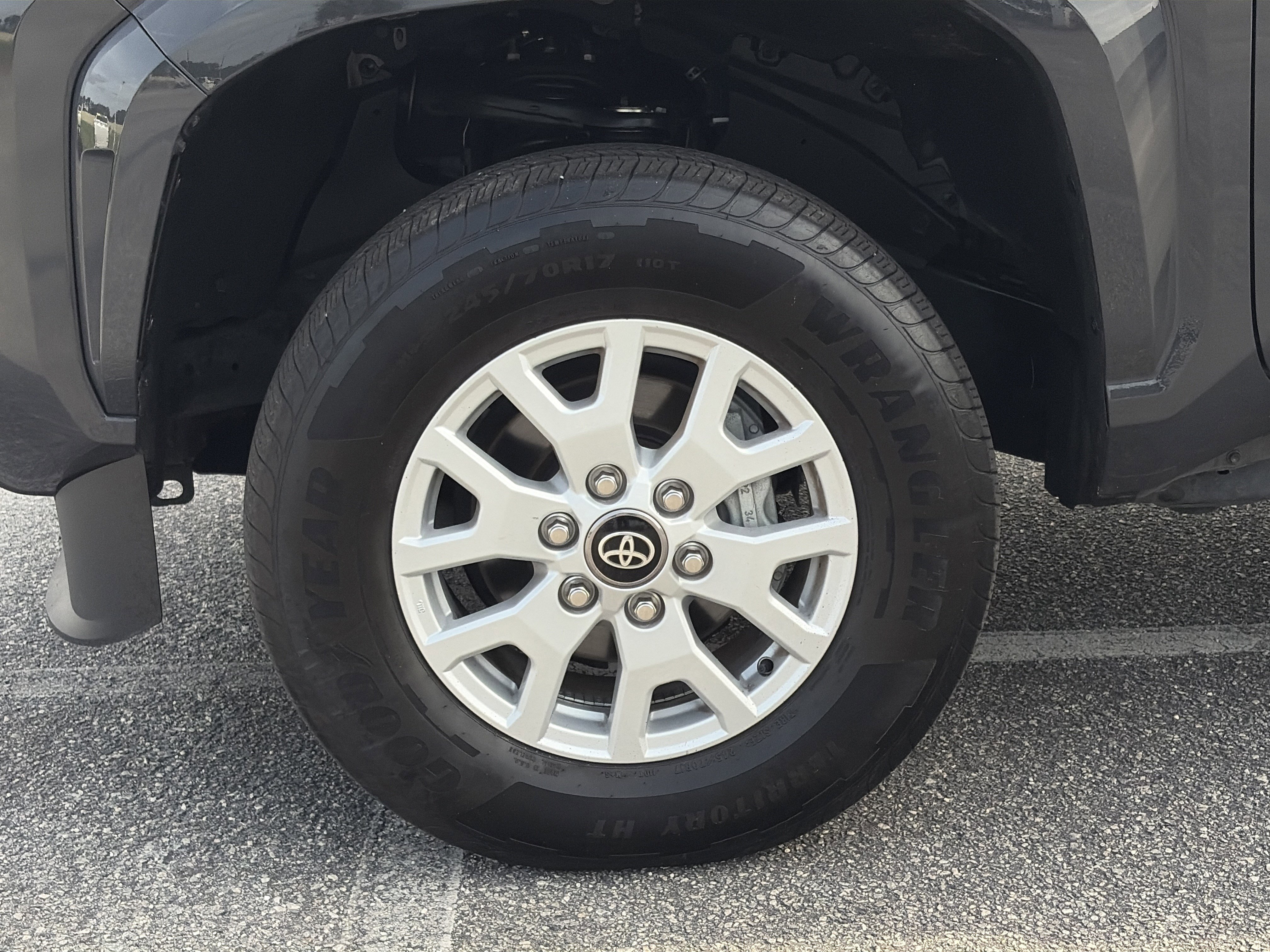 2025 Toyota Tacoma SR5 - Photo 33