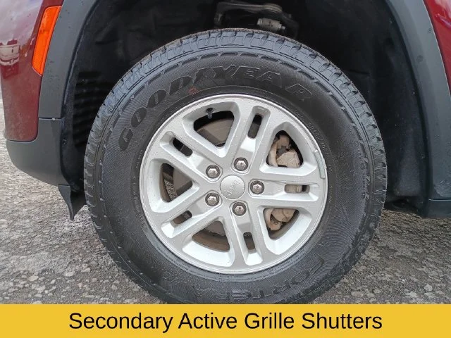 Used 2023 Red Jeep Laredo image 20