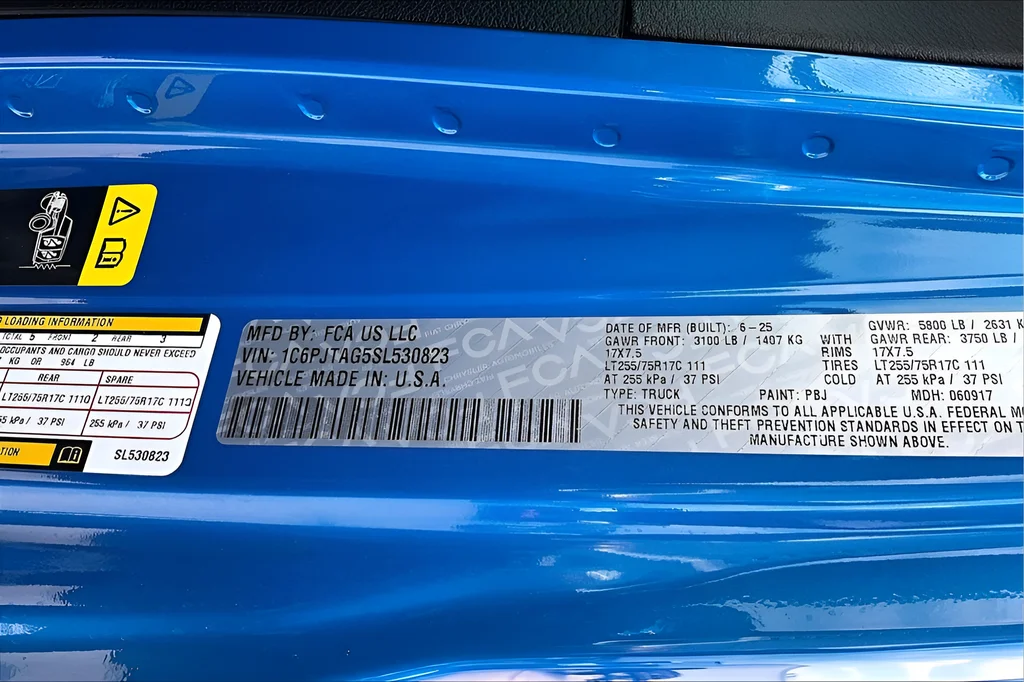 New 2025 Hydro Blue Pearlcoat Jeep High Tide image 12