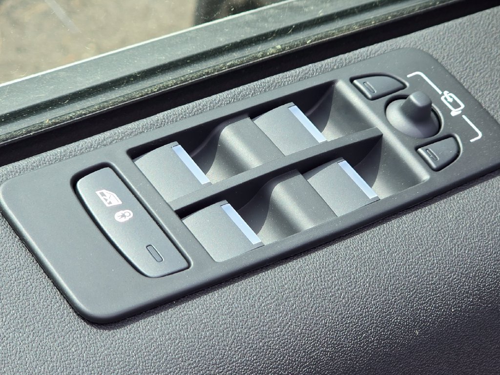 New 2026 Hakuba Silver Land Rover Landmark image 21