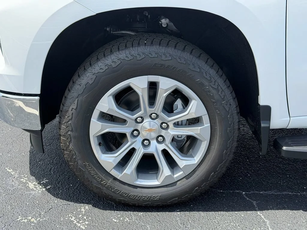 2026 Chevrolet Silverado 1500 LTZ - Photo 14
