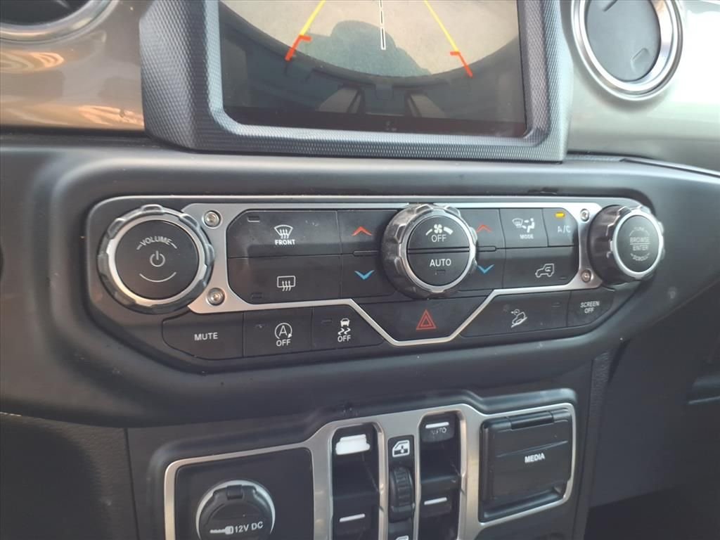Used 2018 Red Jeep Unlimited Sahara image 23