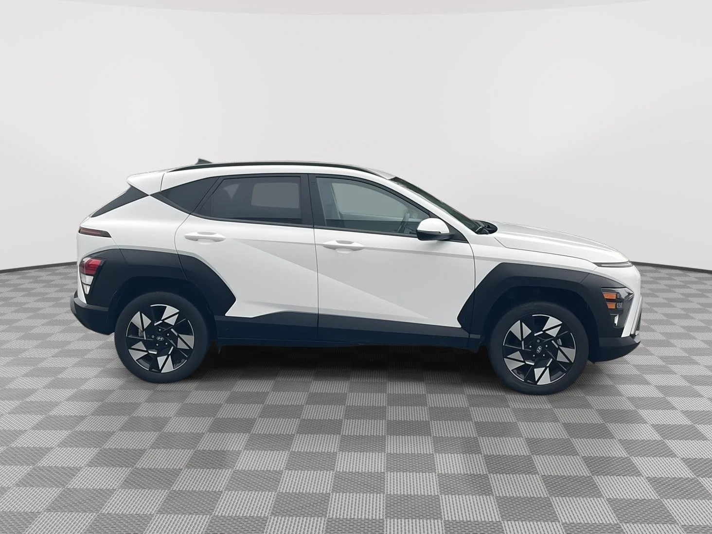 Used 2024 Atlas White Hyundai SEL image 5