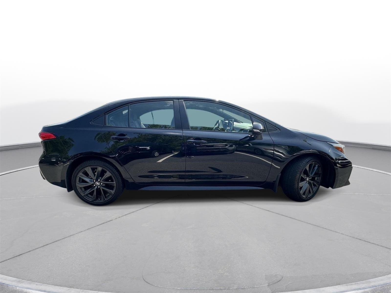Used 2025 Midnight Black Metallic Toyota SE image 5
