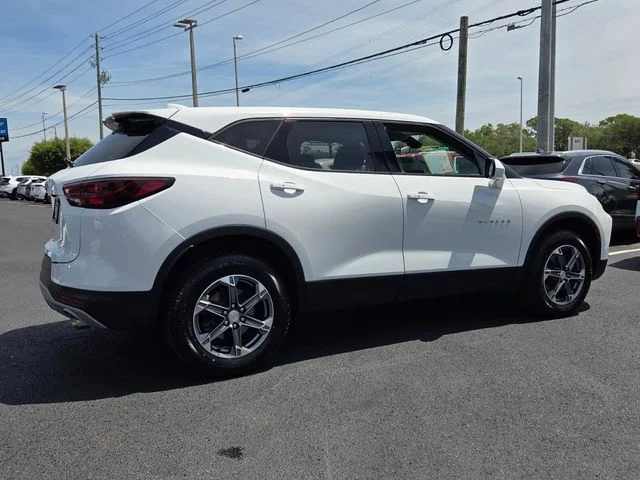 Used 2023 White Chevrolet LT image 8
