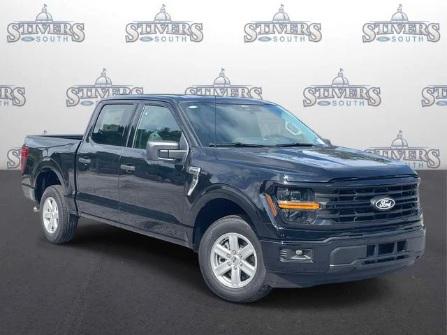 New 2026 Black Ford XLT image 1